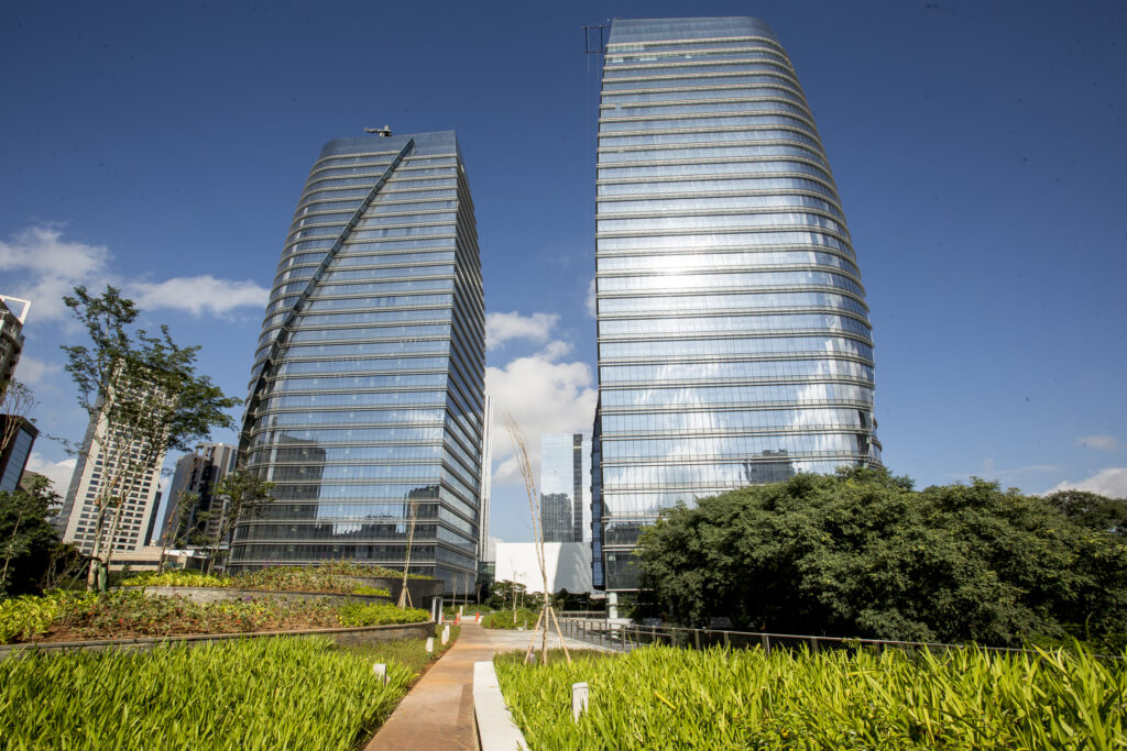 Fotos das Torrs da São Paulo Crporate Towers
USO INSTITUCUIONAL DAS IMAGENS
FOTOS PAULO VITALE
 ALL RIGHTS RESERVED