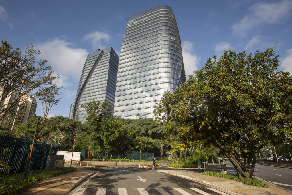 Fotos das Torrs da São Paulo Crporate Towers
USO INSTITUCUIONAL DAS IMAGENS
FOTOS PAULO VITALE
 ALL RIGHTS RESERVED